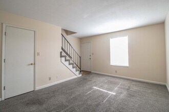 371-3 Peabody Dr in Clarksville, TN - Building Photo - Building Photo