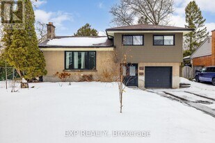 972 Arkell St in Ottawa, ON - Building Photo