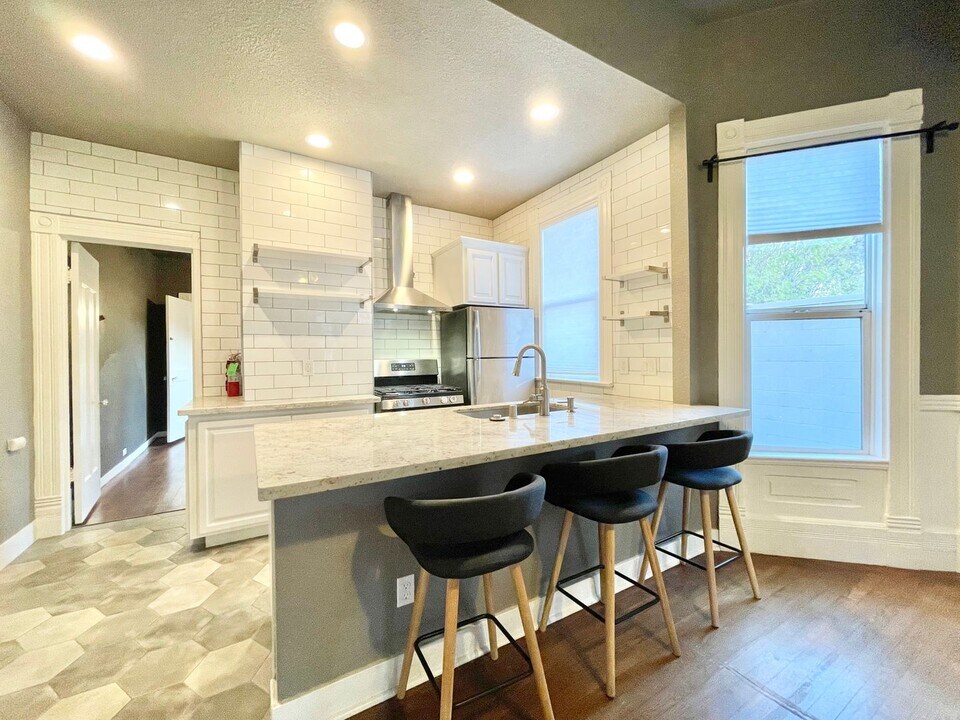1617 16th St in Sacramento, CA - Building Photo