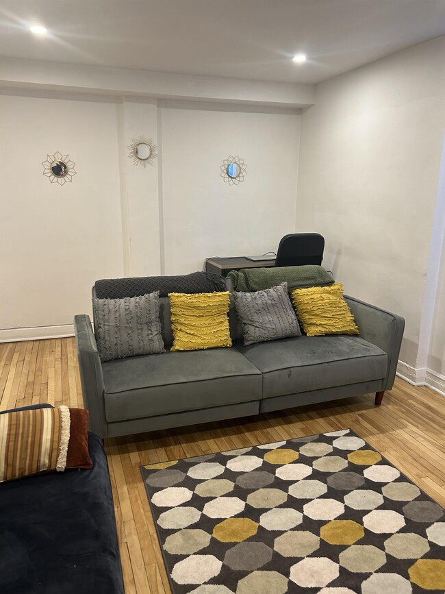 property at 4890 Av. Plamondon