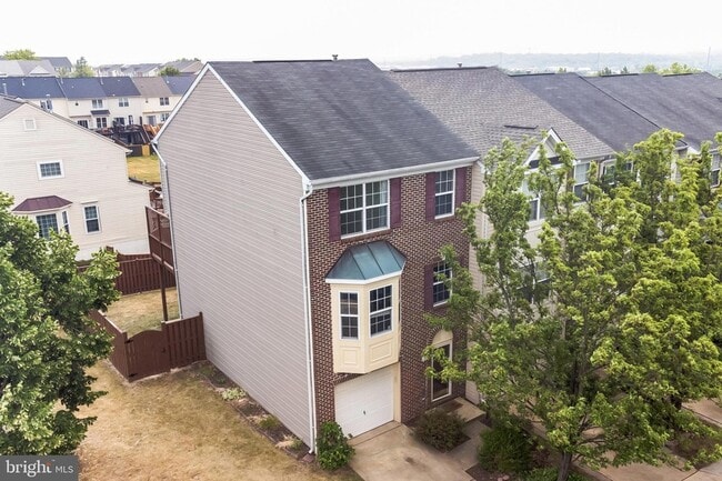 210 Golden Larch Terrace NE in Leesburg, VA - Building Photo - Building Photo