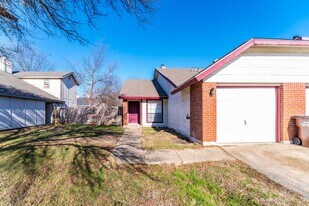 7015-7017 Silver Canyon in San Antonio, TX - Building Photo