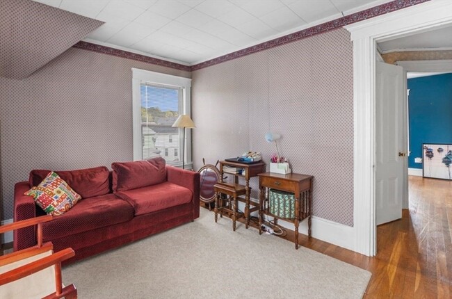 12 Endicott St in Saugus, MA - Building Photo - Building Photo