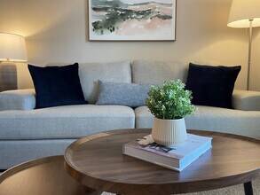 598 Brockhampton Ln in Westerville, OH - Building Photo - Building Photo