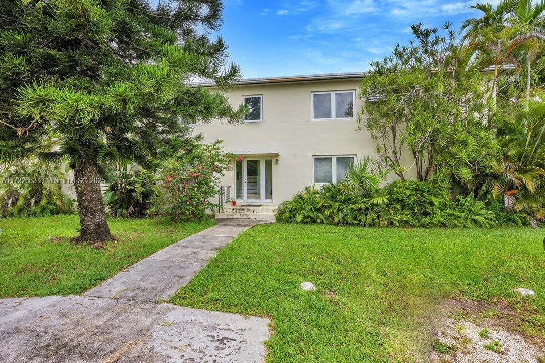 7620 SW 55th Ave in Miami, FL - Building Photo