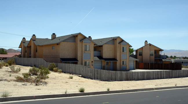 16074 Muni Rd in Apple Valley, CA - Building Photo - Building Photo