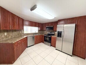 9977 Westview Dr in Coral Springs, FL - Building Photo - Building Photo