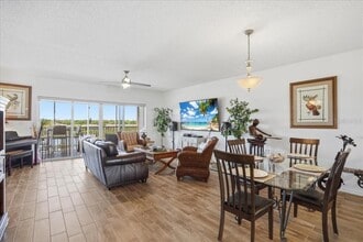 6425 Shoreline Dr in St. Petersburg, FL - Building Photo - Building Photo