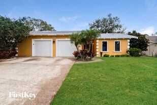 2918 Deer Run N in Clearwater, FL - Building Photo