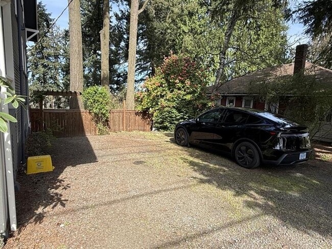 8111 SW Capitol Hwy in Portland, OR - Building Photo - Building Photo