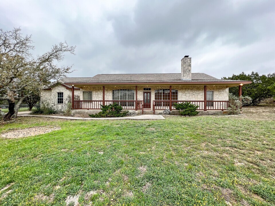 30745 Longhorn Trail in Bulverde, TX - Building Photo