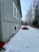 1370 Carat Loop in North Pole, AK - Foto de edificio - Building Photo
