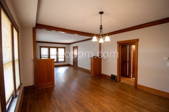 4202 Barker Ave-Unit -4202/01 in Omaha, NE - Foto de edificio - Building Photo