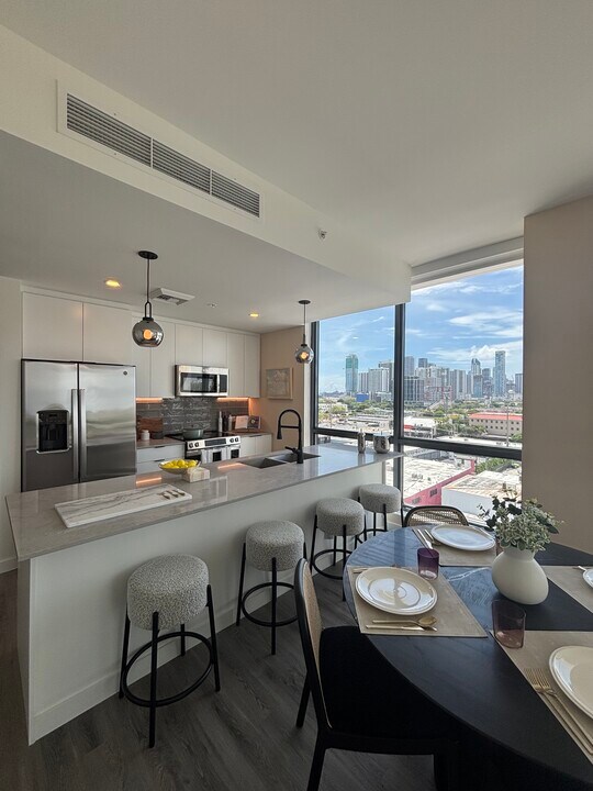 1994 NW 1st Pl, Unit B10 in Miami, FL - Building Photo