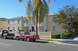 1035 S Norton Ave in Los Angeles, CA - Building Photo