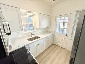 2413 Milburn St in McKeesport, PA - Building Photo - Building Photo