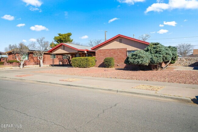 5313 Bastille Ave in El Paso, TX - Building Photo - Building Photo