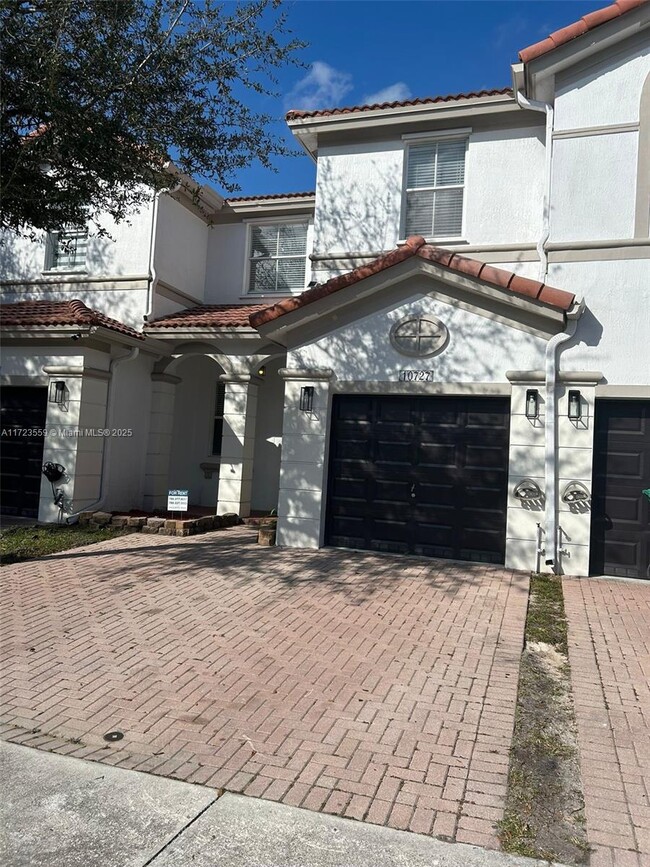 10727 NW 81st Ln in Doral, FL - Building Photo - Building Photo