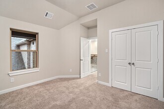 11254 Buchanan Cvs Ln in Cypress, TX - Foto de edificio - Building Photo