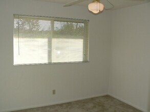 3779 Hickory House Ln in St. Louis, MO - Building Photo - Building Photo
