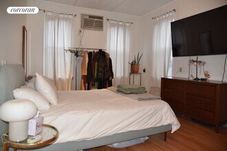 393 Manhattan Ave in Brooklyn, NY - Building Photo - Building Photo