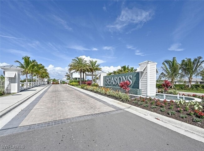 16772 Seasons Coast Dr in Bonita Springs, FL - Building Photo - Building Photo