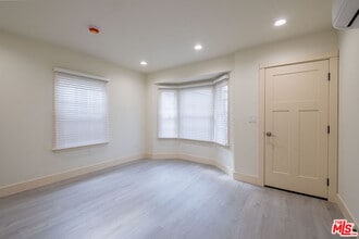 216 N Catalina Ave in Redondo Beach, CA - Foto de edificio - Building Photo