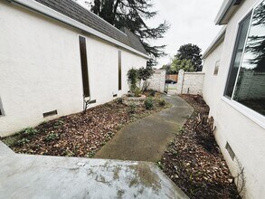 8414 Mediterranean Way in Sacramento, CA - Building Photo - Building Photo
