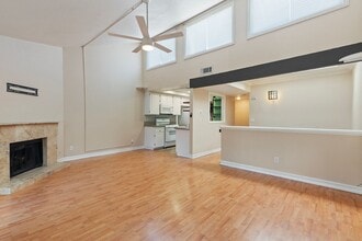 2135 E Valley Pky in Escondido, CA - Building Photo - Building Photo