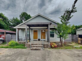 1414 Record Crossing Rd in Dallas, TX - Building Photo