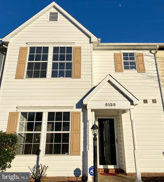 property at 5125 Mallards Landing Dr