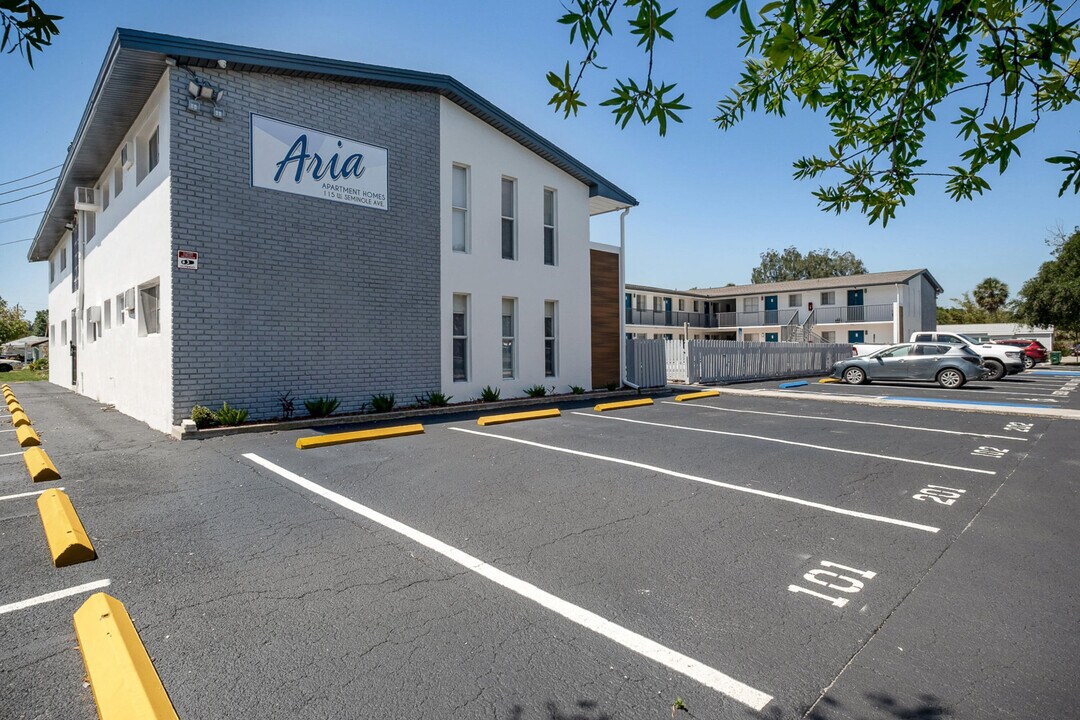 115 Seminole Ave W-Unit -203 in Melbourne, FL - Building Photo