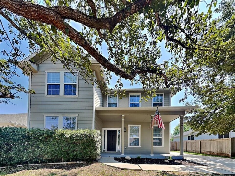 501 Tobin Dr in Buda, TX - Building Photo