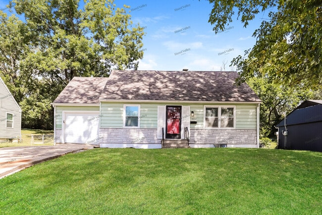 property at 4632 E 43 Terrace