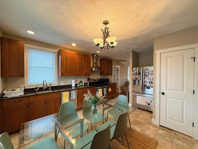 119 Central St, Unit 1