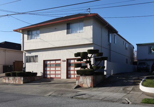 669 Green Ave in San Bruno, CA - Building Photo - Building Photo