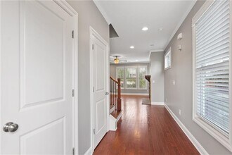 1946 NW Jeffery Rd in Atlanta, GA - Building Photo - Building Photo