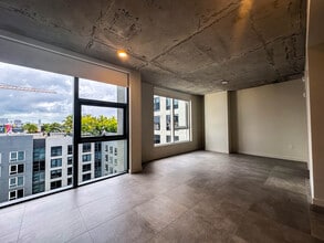 243 NW 32nd St, Unit S1 in Miami, FL - Building Photo - Building Photo