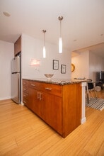 16 Miner St, Unit 401 in Boston, MA - Building Photo - Building Photo