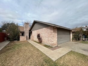 344 E Dakota in Laredo, TX - Building Photo - Building Photo