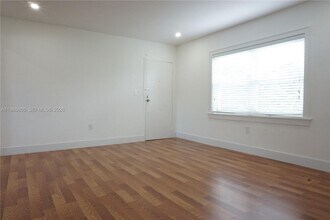 7701 SW 55th Ave in Miami, FL - Building Photo - Building Photo