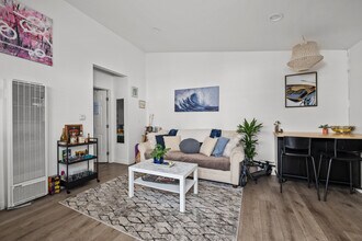 5371 Saxon St in San Diego, CA - Foto de edificio - Building Photo