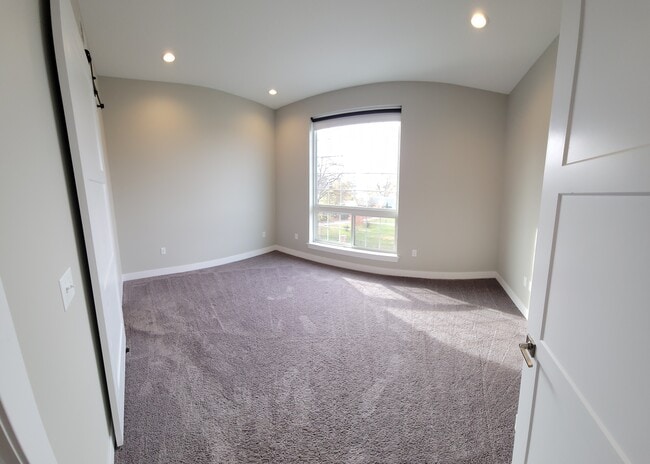 232 Mulberry St, Unit 232 Mulberry St in Jeffersonville, IN - Foto de edificio - Building Photo