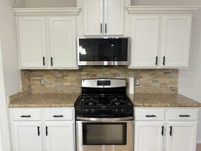 11217 Pedrosa St in Laredo, TX - Building Photo - Building Photo