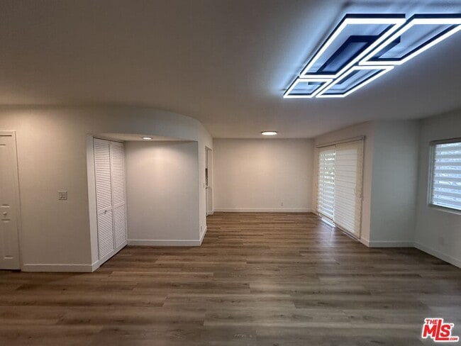 314 S Clark Dr in Los Angeles, CA - Building Photo - Building Photo