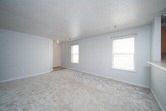 11914 Rolling Stream Dr in Tomball, TX - Building Photo - Building Photo