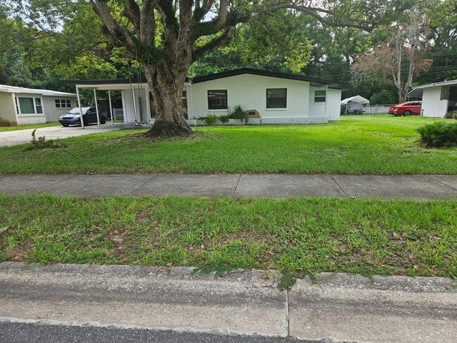 2816 S French Ave