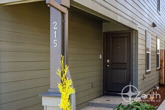 215 N Layla Pl in Ridgefield, WA - Building Photo - Building Photo