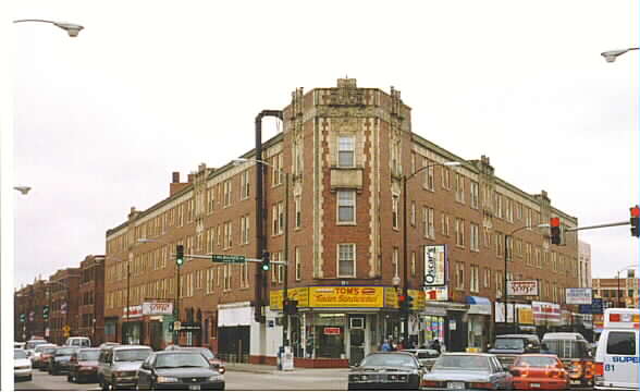 2779 N Milwaukee Ave in Chicago, IL - Building Photo