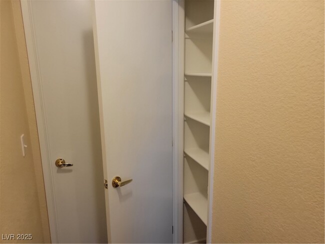 property at 2286 Diamond Pointe St
